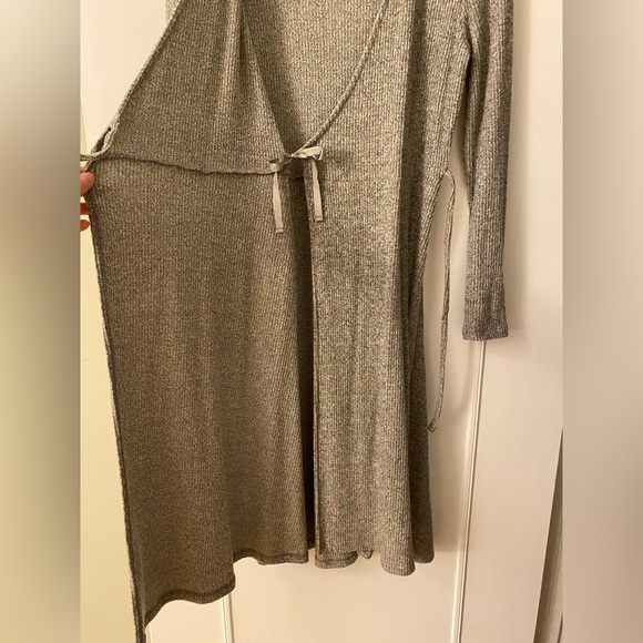 Old Navy wrap dress - Picture 5 of 6